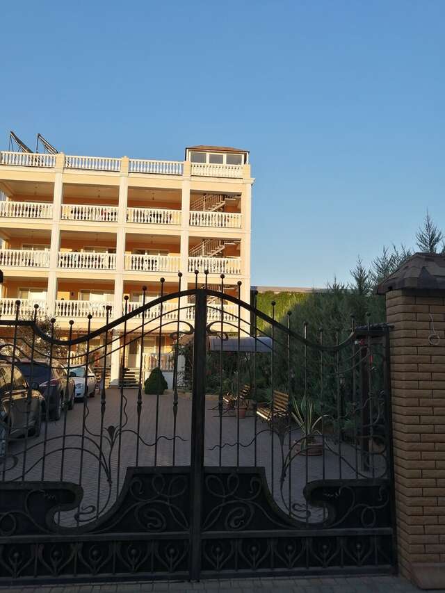 Гостевой дом Фрегат Судак-93